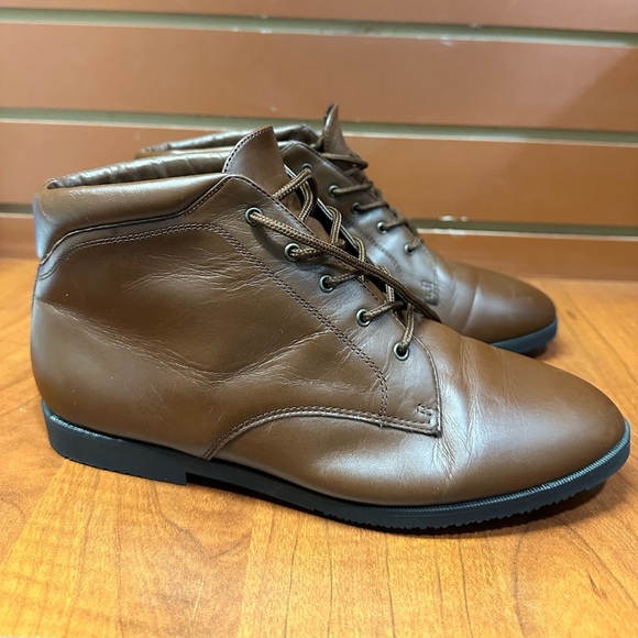 Elegant Brown Chukka Boots for Men - Picture 4 of 6